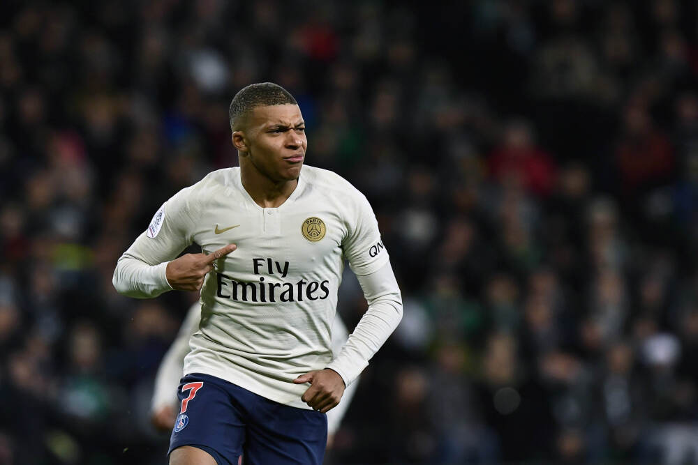 资金涌入突破6万亿，ETF年末掀起“更名潮”